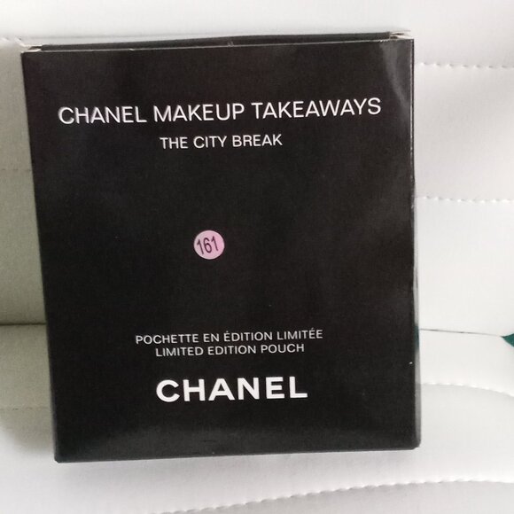 CHANEL MAKEUP TAKEAWAYS POUCH MAKEUP BAG Limited Edition NIB - Picture 10 of 11